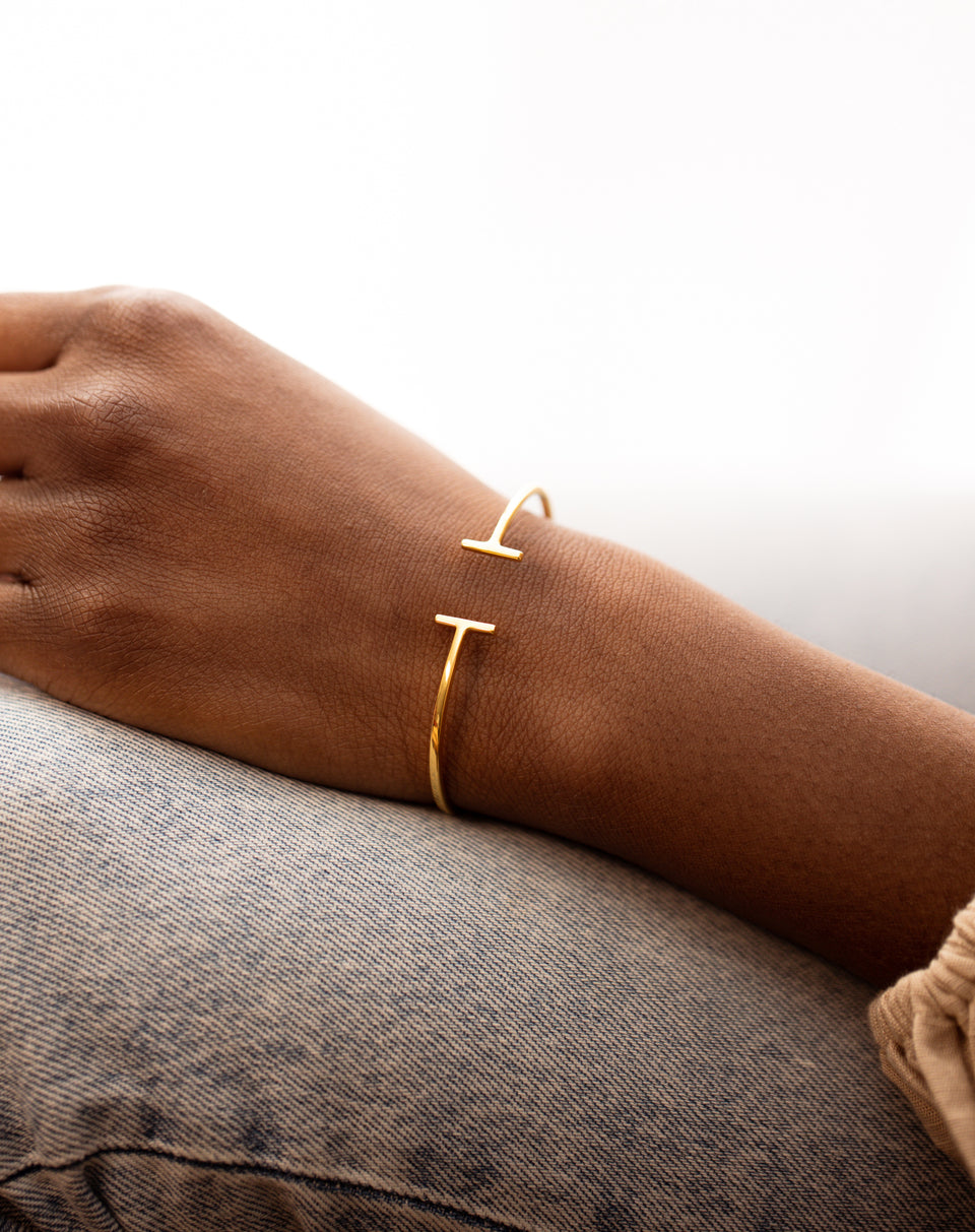 Strict Bar Bangle Gold