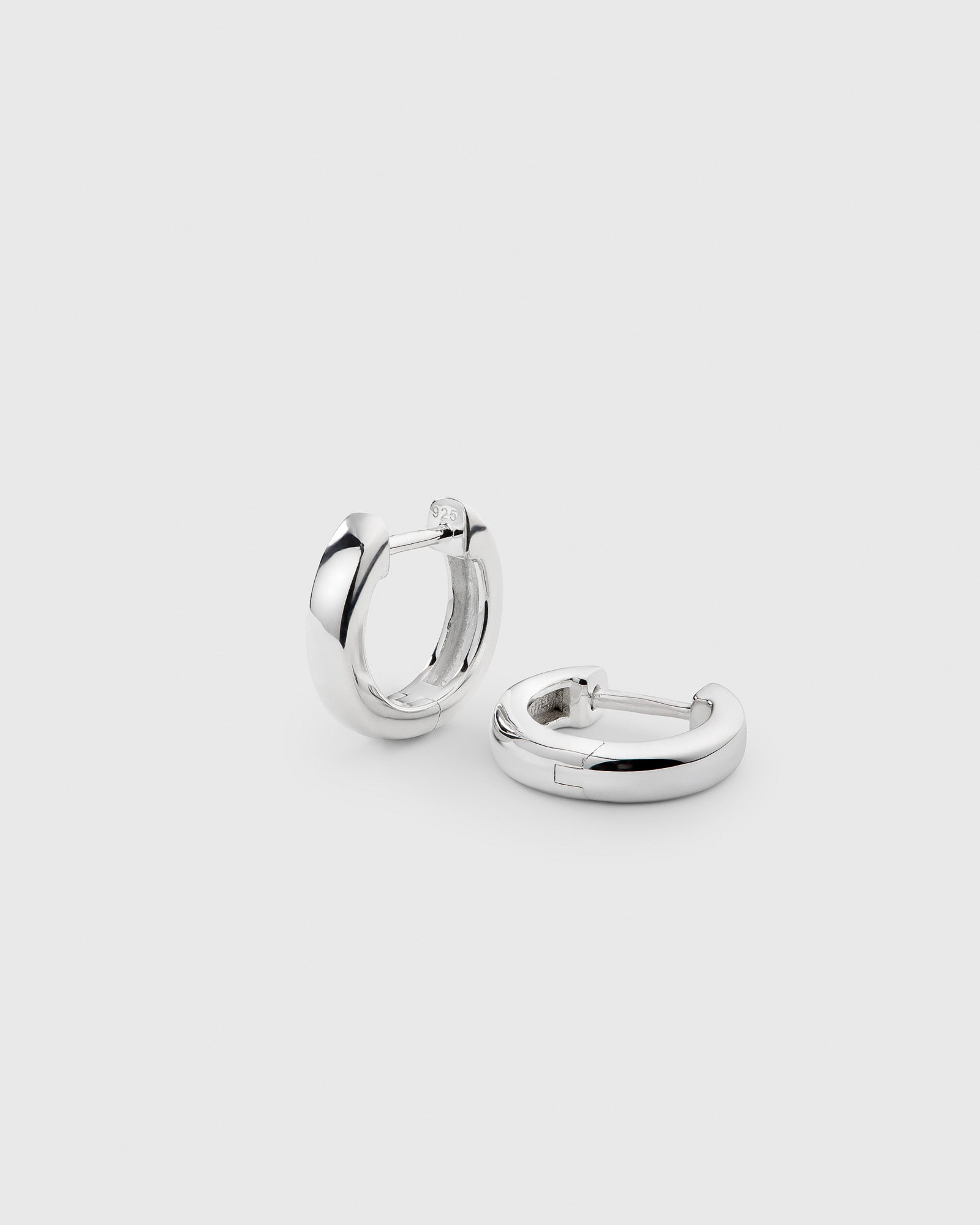 Cavelle Small Plain Hoops Silver