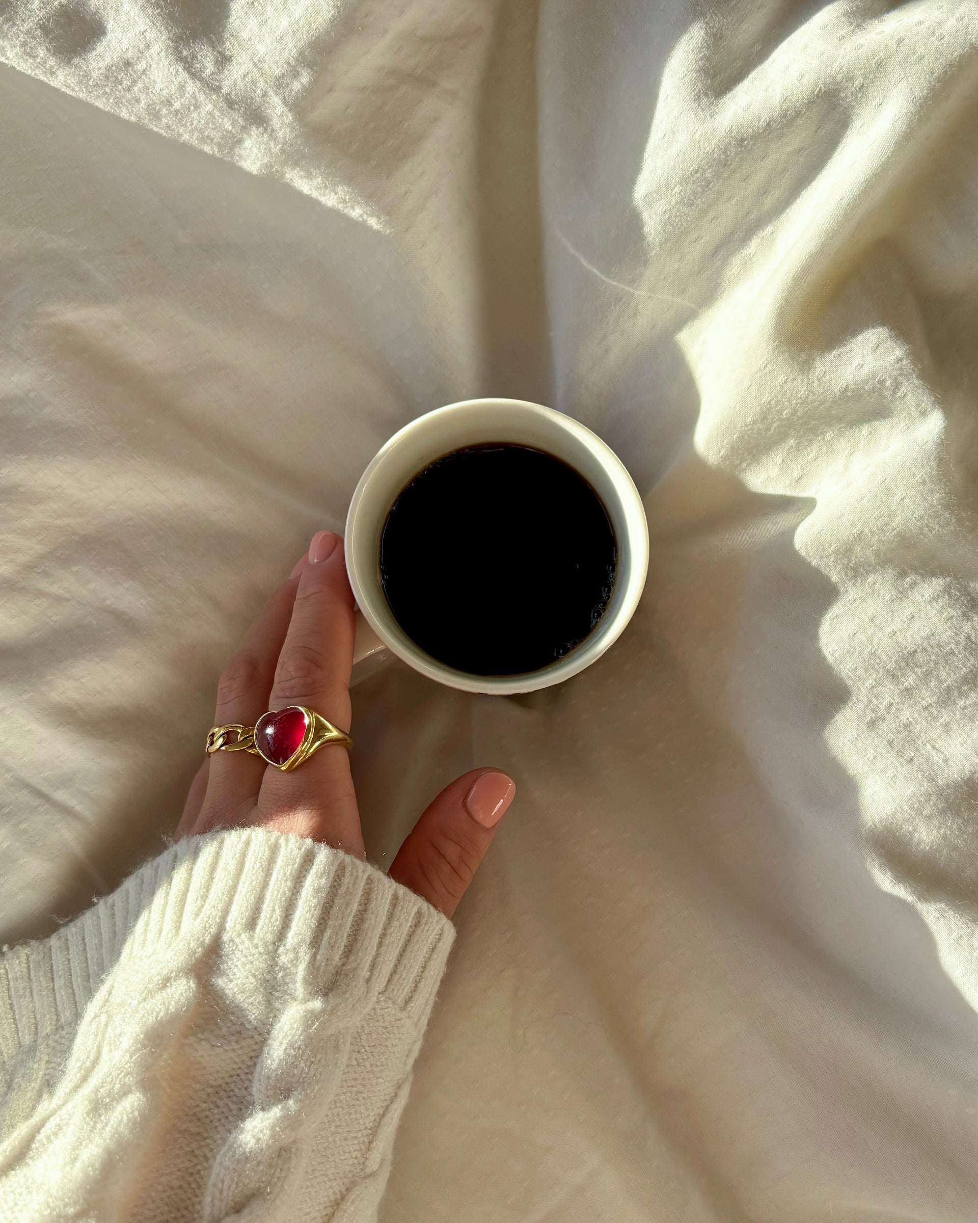 La La Love Big Heart Ring in gold, Links Ring in gold