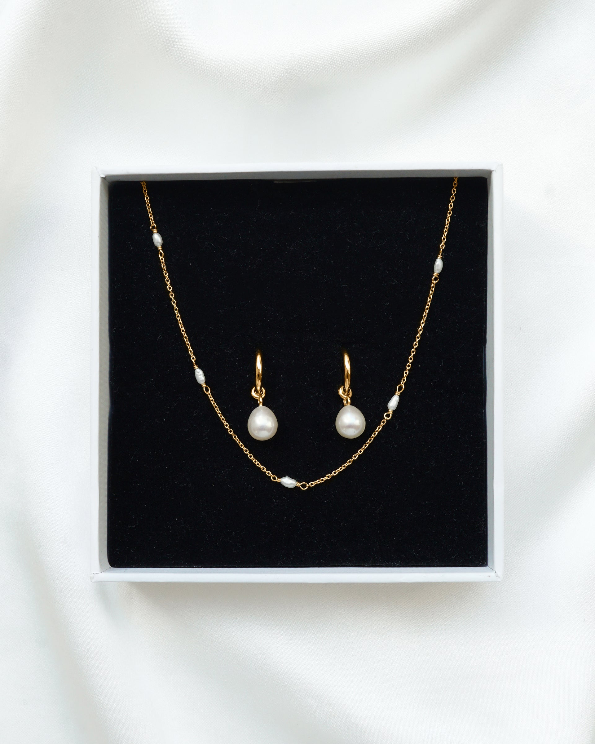 Treasure Necklace & Earrings Set Gold